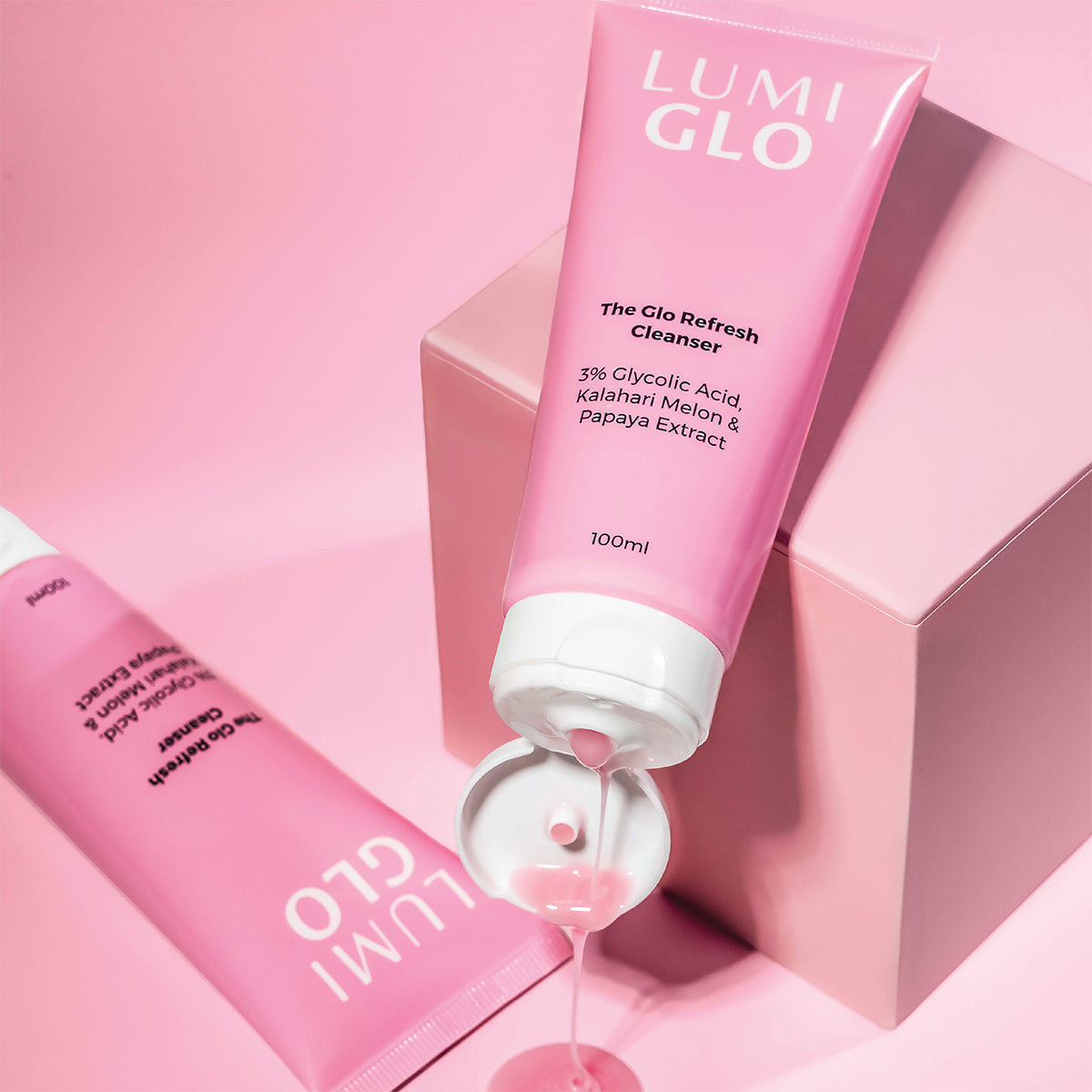 The Glo Refresh Cleanser